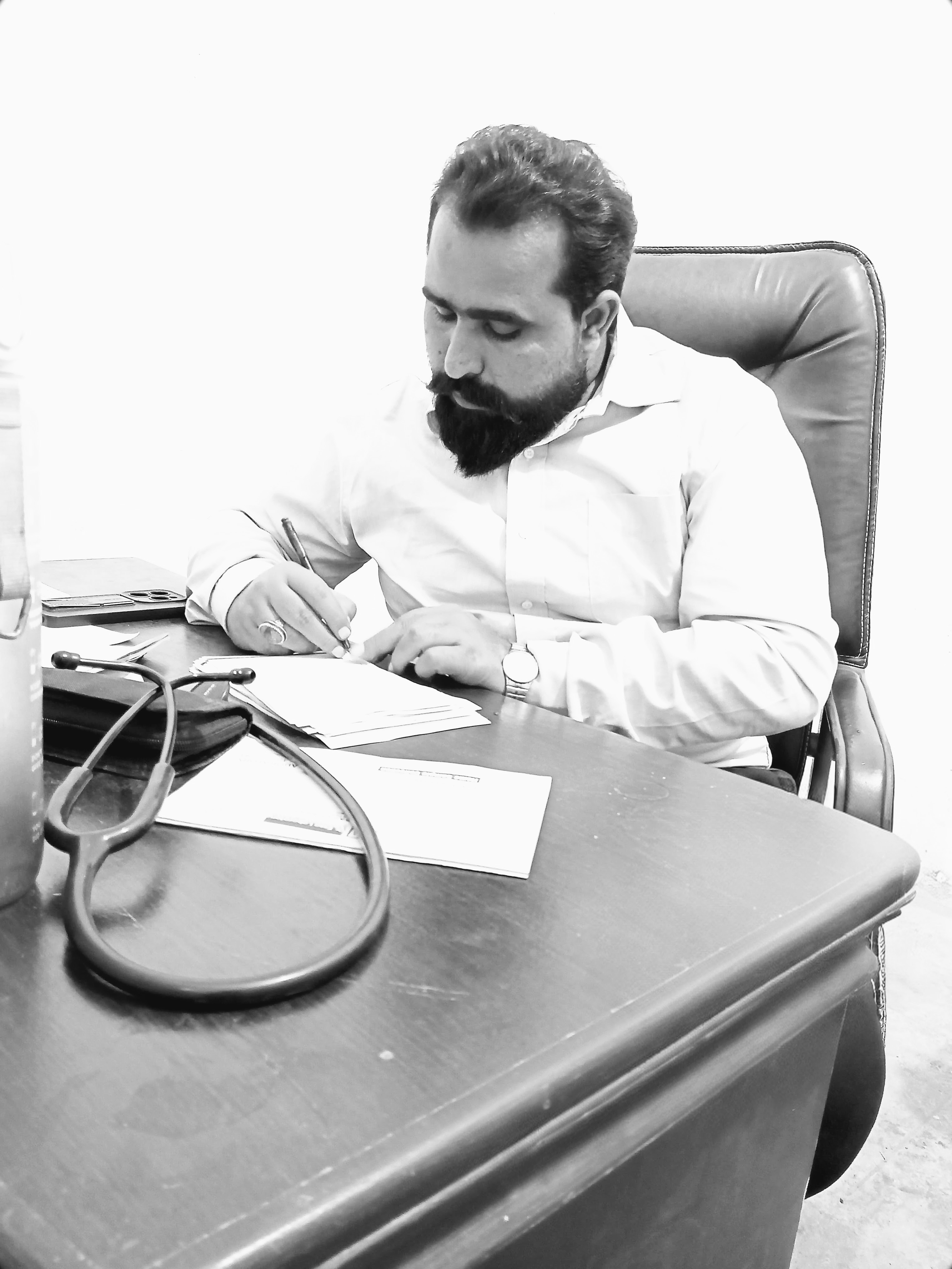 Dr Shoukat Rind